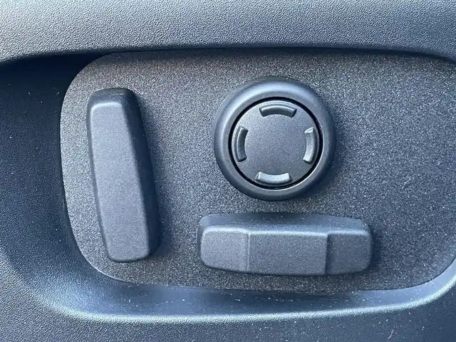 ランドローバー ランドローバー ディスカバリー HSE 静岡県 2020(令2)年 3.9万km サントリーニブラック サンルーフ/黒革/セレクトパック1/・5+2シート/・フロントシートヒーター/・ヒーテッドフロントスクリーン/・プライバシーガラス/・ACC/・自動緊急ブレーキ/・ドライブパック/・レーンデパーチャーワーニング/・デジタルTVチューナー/ブラックデザインパック/MERIDIANスピーカー/純正ナビ/(Bluetooth/AppleCarPlay/CD/USB/フルセグ)/メモリー付パワーシート/BSM/HDC/ESC/電動リアゲート/360°カメラ/LEDライト/ETC2.0/ボディーカラー(サントリーニブラックメタリック)