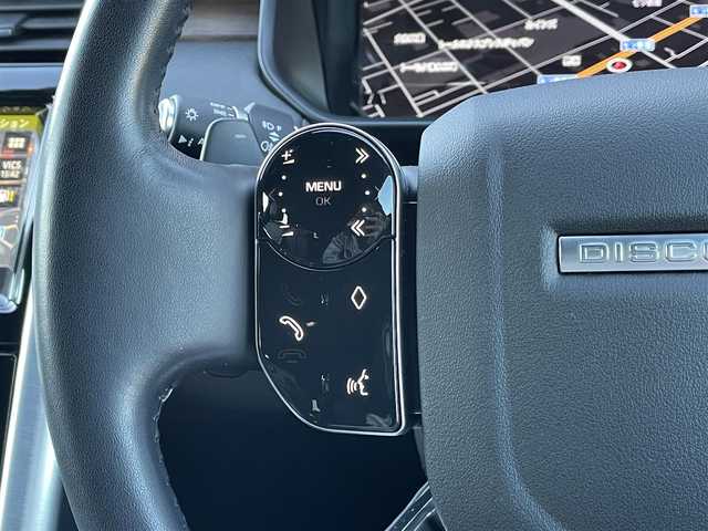 ランドローバー ランドローバー ディスカバリー HSE 静岡県 2020(令2)年 3.9万km サントリーニブラック サンルーフ/黒革/セレクトパック1/・5+2シート/・フロントシートヒーター/・ヒーテッドフロントスクリーン/・プライバシーガラス/・ACC/・自動緊急ブレーキ/・ドライブパック/・レーンデパーチャーワーニング/・デジタルTVチューナー/ブラックデザインパック/MERIDIANスピーカー/純正ナビ/(Bluetooth/AppleCarPlay/CD/USB/フルセグ)/メモリー付パワーシート/BSM/HDC/ESC/電動リアゲート/360°カメラ/LEDライト/ETC2.0/ボディーカラー(サントリーニブラックメタリック)