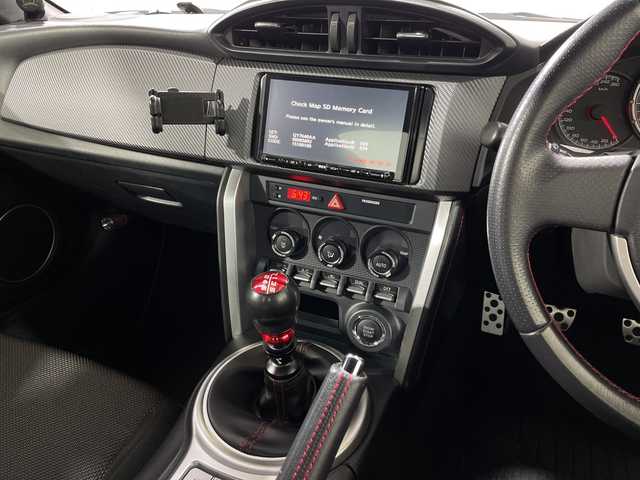 スバル ＢＲＺ S 神奈川県 2016(平28)年 4.4万km WRブルーパール 社外SDナビ/バックカメラ/クルーズコントロール/横滑り防止装置/ETC/HIDヘッドライト/pioneer製ツイーター/フォグランプ/オートライト/ウィンカーミラー/電動格納ミラー/純正17インチAW/シートリフター/プッシュスタート/スマートキー/フロアマット