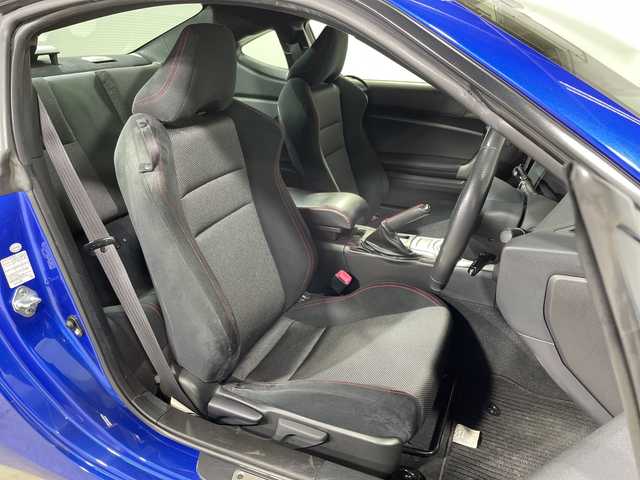 スバル ＢＲＺ S 神奈川県 2016(平28)年 4.4万km WRブルーパール 社外SDナビ/バックカメラ/クルーズコントロール/横滑り防止装置/ETC/HIDヘッドライト/pioneer製ツイーター/フォグランプ/オートライト/ウィンカーミラー/電動格納ミラー/純正17インチAW/シートリフター/プッシュスタート/スマートキー/フロアマット