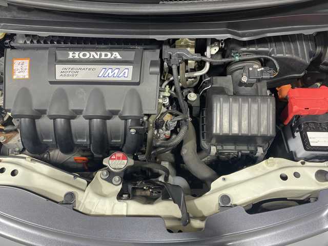 ホンダ フリード ハイブリット 神奈川県 2013(平25)年 3.2万km プレミアムホワイトパール 純正9インチナビ【VXM-135VFN】/AM　FM　DVD　CD　Bluetooth/片側パワースライドドア/バックカメラ/クルーズコントロール/ETC/スマートキー×2/純正フロアマット/保証書/取扱説明書/前後ドライブレコーダー/ディスチャージヘッドライト/フォグランプ/電動格納ミラー/VSA