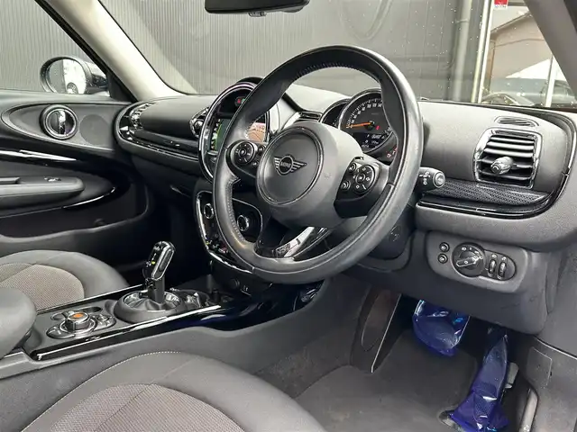 ＭＩＮＩ ＢＭＷ ミニ クラブマン クーパーD 香川県 2020(令2)年 4.4万km MINI Yoursエニグマティックブラック ペッパーパッケージ/コンフォートアクセス/純正ナビ/Bカメラ/ETC/インテリジェンスセーフティ/ACC/パークアシスト/ブラック17インチAW/LEDヘッドライト/フォグライト/アンビエントライト