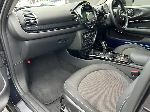 ＭＩＮＩ ＢＭＷ ミニ クラブマン クーパーD 香川県 2020(令2)年 4.4万km MINI Yoursエニグマティックブラック ペッパーパッケージ/コンフォートアクセス/純正ナビ/Bカメラ/ETC/インテリジェンスセーフティ/ACC/パークアシスト/ブラック17インチAW/LEDヘッドライト/フォグライト/アンビエントライト