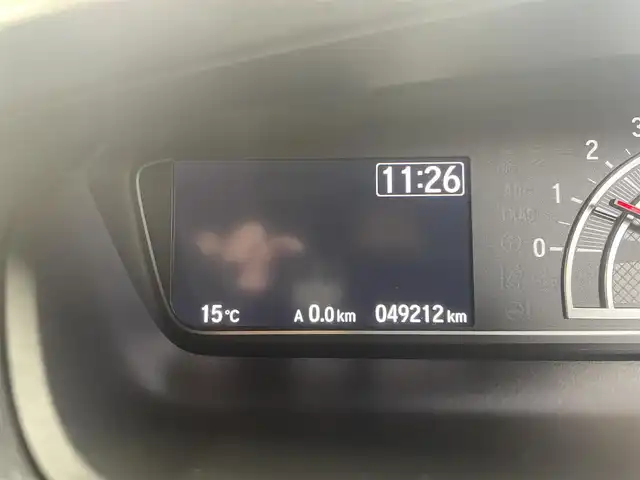 ホンダ Ｎ ＢＯＸ カスタム L ターボ スタイル+ブラック 三重県 2022(令4)年 5万km プラチナホワイトパール ガソリンターボ/FF/MTモード付インパネCVT/純正 8インチナビ VXU-227NBi/（CD/DVD/RADIO/TV/SD/MUSIC RACK/HDMI/Bluetooth/USB/iPod/CarPlay/後席会話機能）/バックカメラ/両側パワースライドドア/ドライブレコーダー 前後/ETC/Honda SENSING/・衝突軽減ブレーキ［CMBS］/・車線維持支援システム［LKAS］/・路外逸脱抑制機能/・アダプティブクルーズコントロール［ACC］/・標識認識機能/・先行車発進お知らせ機能/・パーキングセンサーシステム/装備/・ハーフレザーシート/・シートヒーター（D/N）/・オートエアコン/・オートライト/・LED ヘッドランプ＋フロントフォグランプ/・電子制御パーキングブレーキ/・ブレーキホールド機能/・リヤドアロールサンシェード/・後席ダイブダウン＆チップアップ/・パドルシフト/・充電用USBジャックx2＋入力対応USBジャックx1/・純正 ラバーフロアマット/・プッシュスタート/・保/・予備スマートキーx1