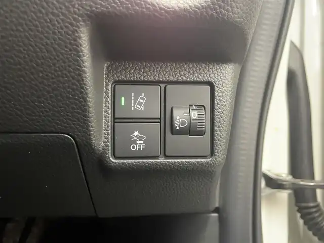 ホンダ Ｎ ＢＯＸ カスタム L ターボ スタイル+ブラック 三重県 2022(令4)年 5万km プラチナホワイトパール ガソリンターボ/FF/MTモード付インパネCVT/純正 8インチナビ VXU-227NBi/（CD/DVD/RADIO/TV/SD/MUSIC RACK/HDMI/Bluetooth/USB/iPod/CarPlay/後席会話機能）/バックカメラ/両側パワースライドドア/ドライブレコーダー 前後/ETC/Honda SENSING/・衝突軽減ブレーキ［CMBS］/・車線維持支援システム［LKAS］/・路外逸脱抑制機能/・アダプティブクルーズコントロール［ACC］/・標識認識機能/・先行車発進お知らせ機能/・パーキングセンサーシステム/装備/・ハーフレザーシート/・シートヒーター（D/N）/・オートエアコン/・オートライト/・LED ヘッドランプ＋フロントフォグランプ/・電子制御パーキングブレーキ/・ブレーキホールド機能/・リヤドアロールサンシェード/・後席ダイブダウン＆チップアップ/・パドルシフト/・充電用USBジャックx2＋入力対応USBジャックx1/・純正 ラバーフロアマット/・プッシュスタート/・保/・予備スマートキーx1