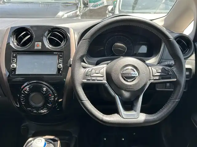 日産 ノート e－パワー メダリスト 神奈川県 2018(平30)年 16.2万km プレミアムコロナオレンジ 保証書　取説/純正メモリナビ/BT/CD/DVD/フルセグ/全周囲モニター/スマートキー×2/追従機能付きクルーズコントロール/プッシュスタート/ETC/アイドリングストップ