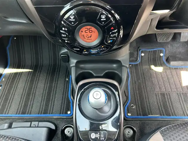 日産 ノート e－パワー メダリスト 神奈川県 2018(平30)年 16.2万km プレミアムコロナオレンジ 保証書　取説/純正メモリナビ/BT/CD/DVD/フルセグ/全周囲モニター/スマートキー×2/追従機能付きクルーズコントロール/プッシュスタート/ETC/アイドリングストップ