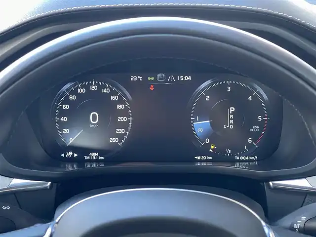 ボルボ ＸＣ６０ D4 AWD インスクリプション 山梨県 2019(令1)年 0.5万km クリスタルホワイトP 純正HDDナビ/　（フルセグTV/BT/AppleCarPlay/AndroidAuto）/360°カメラ/ベージュ革/シートヒーター/ベンチレーション/ステアリングヒーター/HUD/harman/kardon/LEDヘッドライト/ETC/純正19インチAW
