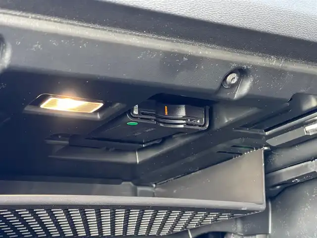 ボルボ ＸＣ６０ D4 AWD インスクリプション 山梨県 2019(令1)年 0.5万km クリスタルホワイトP 純正HDDナビ/　（フルセグTV/BT/AppleCarPlay/AndroidAuto）/360°カメラ/ベージュ革/シートヒーター/ベンチレーション/ステアリングヒーター/HUD/harman/kardon/LEDヘッドライト/ETC/純正19インチAW