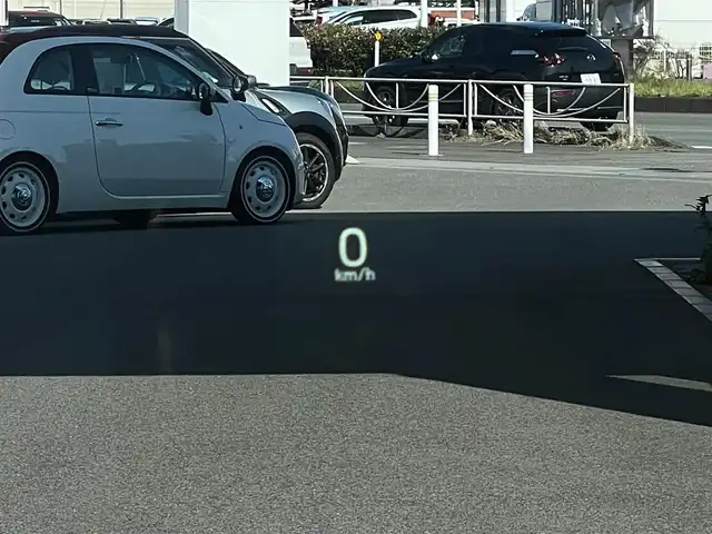 ボルボ ＸＣ６０ D4 AWD インスクリプション 山梨県 2019(令1)年 0.5万km クリスタルホワイトP 純正HDDナビ/　（フルセグTV/BT/AppleCarPlay/AndroidAuto）/360°カメラ/ベージュ革/シートヒーター/ベンチレーション/ステアリングヒーター/HUD/harman/kardon/LEDヘッドライト/ETC/純正19インチAW