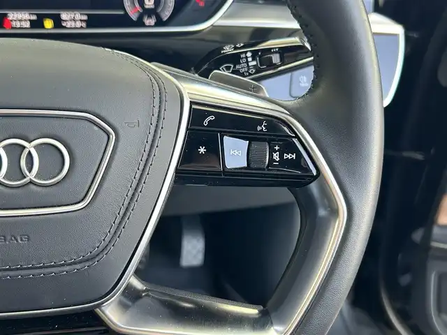 アウディ Ａ８ 60TFSIクワトロ 兵庫県 2019(令1)年 2.3万km 黒 ワンオーナー/純正メーカーナビ/（BT/フルセグTV/USB/）/BANG＆OLUFSENサラウンドシステム/全方位カメラ/全席パワーシート/前席シートヒーター/ベンチレーション/後席シートヒーター/LEDヘッドライト/AUTOライト/レーダークルーズコントロール/パドルシフト/クリアランスソナー/ドライブレコーダー/GPSレーダー/スマートキー/スペアキー/保証書/取扱説明書