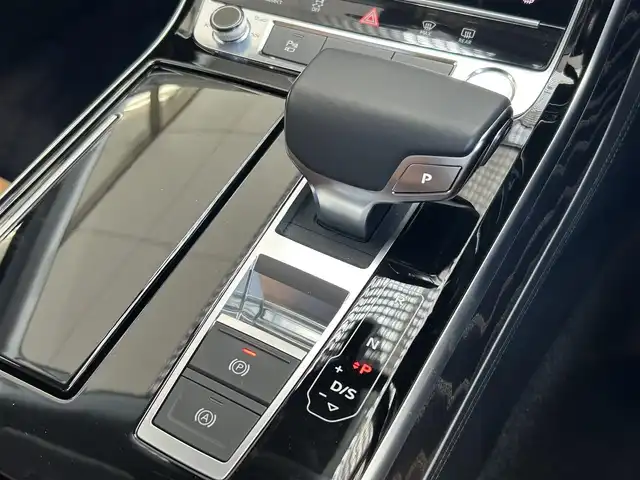 アウディ Ａ８ 60TFSIクワトロ 兵庫県 2019(令1)年 2.3万km 黒 ワンオーナー/純正メーカーナビ/（BT/フルセグTV/USB/）/BANG＆OLUFSENサラウンドシステム/全方位カメラ/全席パワーシート/前席シートヒーター/ベンチレーション/後席シートヒーター/LEDヘッドライト/AUTOライト/レーダークルーズコントロール/パドルシフト/クリアランスソナー/ドライブレコーダー/GPSレーダー/スマートキー/スペアキー/保証書/取扱説明書