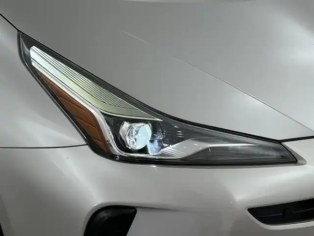 トヨタ プリウス A 福岡県 2019(平31)年 3.5万km スティールブロンドM 純正ナビ（フルセグＴＶ）　/バックカメラ　/前方ドラレコ　/ビルトインＥＴＣ２．０　/ＡＣＣ　/コーナーセンサー　/衝突軽減ブレーキ　/レーンキープ　/ＰＫＳＢ　/ＢＳＭ　/ＲＣＴＡ　/パーキングアシスト　/ＨＵＤ　/パワーシート