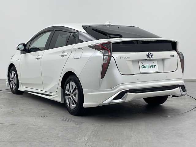 トヨタ プリウス A 三重県 2017(平29)年 2.4万km ホワイトパールクリスタルシャイン トヨタセーフティーセンス/プリクラッシュセーフティー/レーダークルーズコントロール/レーンディパーチャーアラート/ブラインドスポットモニター/インテリジェントクリアランスソナー/禁煙車/純正9インチSDナビ/Bluetooth/社外エアロパーツ（F.S.R）/フルセグTV/バックカメラ/ヘッドアップディスプレイ/ビルトインETC/プッシュスタート/スマートキー/ウィンカードアミラー/LEDヘッドライト/LEDフォグ/取扱説明書