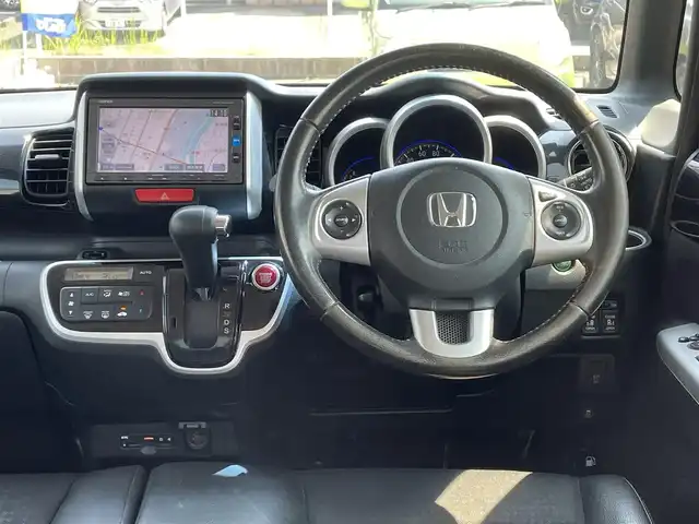 ホンダ Ｎ ＢＯＸ カスタム G ターボ Lパッケージ 愛知県 2016(平28)年 8.3万km スマートブラック (株)IDOMが運営する【じしゃロン名古屋鳴海店】の自社ローン専用車両になりますこちらは現金またはオートローンご利用時の価格です。自社ローンご希望の方は別途その旨お申付け下さい/純正ナビ・フルセグテレビ/　（CD/DVD/BT）/バックカメラ/クルーズコントロール/プッシュスタート/両側パワースライドドア/ETC/純正15インチAW/ウィンカーミラー