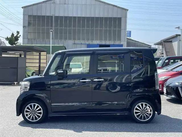 ホンダ Ｎ ＢＯＸ カスタム G ターボ Lパッケージ 愛知県 2016(平28)年 8.3万km スマートブラック (株)IDOMが運営する【じしゃロン名古屋鳴海店】の自社ローン専用車両になりますこちらは現金またはオートローンご利用時の価格です。自社ローンご希望の方は別途その旨お申付け下さい/純正ナビ・フルセグテレビ/　（CD/DVD/BT）/バックカメラ/クルーズコントロール/プッシュスタート/両側パワースライドドア/ETC/純正15インチAW/ウィンカーミラー