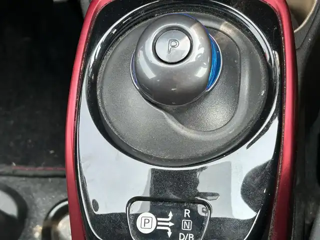 日産 ノート e－パワー ニスモ 岡山県 2018(平30)年 4.2万km ブリリアントホワイトパール 社外ナビ　/Ｂカメラ　/衝突軽減システム　/レーンキープアシスト　/ＯＰニスモベーシック　/横滑り防止　/Ｂｌｕｅｔｏｏｔｈ　/ＥＴＣ　/プッシュスタート　/ＬＥＤ　/純正ＡＷ　/オートライト　/ドラレコ　/コーナーセンサー