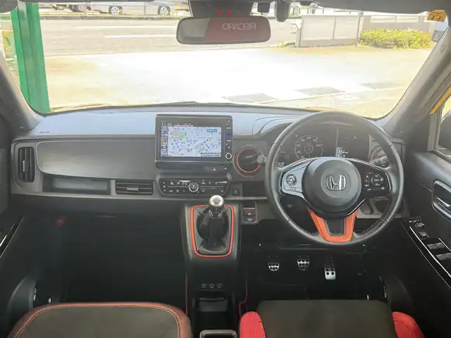 ホンダ Ｎ ＯＮＥ RS 愛知県 2020(令2)年 1.7万km プレミアムイエローパールⅡ /禁煙車//ワンオーナー//ディーラー点検整備記録簿R2.3.4.5.6//6MT//無限マフラー//デカールピンストライプ//ブラックエンブレム//D席RECAROシート//シートヒーター//Gathers9インチプレミアムインターナビ//フルセグ/Bluetooth/SD/CD/DVD//MusicRock/USB/CarPlay//TV CONTROL//ナビ装着スペシャルパッケージ//ETC//ステアリング連動バックカメラ//純正ナビ連動前後ドライブレコーダー//Honda SENSING//CMBS//誤発進抑制機能//後方誤発進抑制機能//歩行者事故低減ステアリング//路外逸脱抑制機能//ACC/LKAS/AHB//先行車発進お知らせ機能//標識認識機能//RS専用エクステリア//ブースト計//Gメーター//純正15インチアルミホイール//スポーツアルミペダル//VSC//ECON//プッシュスタート//スペアスマートキー//LEDオートヘッドライト//LEDフォグランプ//デイライト//オートリトラクタブルウィンカーミラー//チップアップシート//革巻きシフトノブ//革巻きステアリング//ステアリングリモコン//チルトハンドル//アームレスト//純正フロアマット//360°スーパーUV・IRカットパッケージ//USBジャック×2//保証書//取扱説明書//ナビ取扱説明書