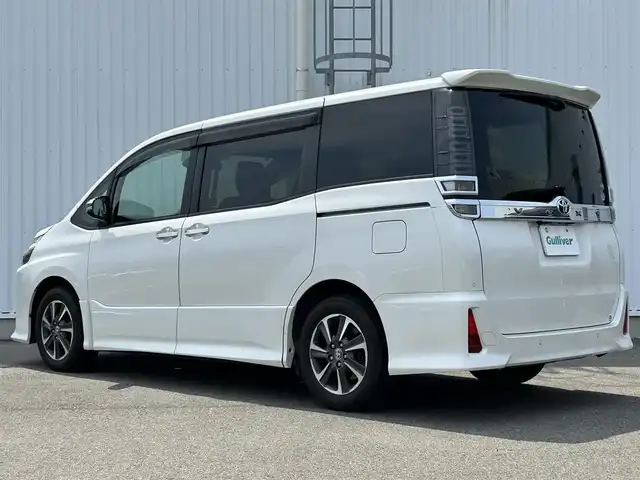 トヨタ ヴォクシー ZS 煌Ⅱ 愛媛県 2019(平31)年 4.9万km ホワイトパールクリスタルシャイン 純正ナビ/Ｂカメ/コーナーセンサー/ＬＥＤ/フォグランプ/フルセグＴＶ/クルコン/ＥＴＣ/オートマッチハイビーム/純正フロアマット/純正ＡＷ/ＵＳＢ/Bluetooth/アイドリングストップ