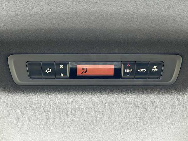 トヨタ ヴォクシー ZS 煌Ⅱ 愛媛県 2019(平31)年 4.9万km ホワイトパールクリスタルシャイン 純正ナビ/Ｂカメ/コーナーセンサー/ＬＥＤ/フォグランプ/フルセグＴＶ/クルコン/ＥＴＣ/オートマッチハイビーム/純正フロアマット/純正ＡＷ/ＵＳＢ/Bluetooth/アイドリングストップ