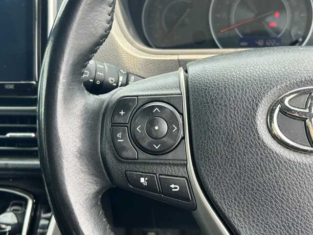 トヨタ ヴォクシー ZS 煌Ⅱ 愛媛県 2019(平31)年 4.9万km ホワイトパールクリスタルシャイン 純正ナビ/Ｂカメ/コーナーセンサー/ＬＥＤ/フォグランプ/フルセグＴＶ/クルコン/ＥＴＣ/オートマッチハイビーム/純正フロアマット/純正ＡＷ/ＵＳＢ/Bluetooth/アイドリングストップ