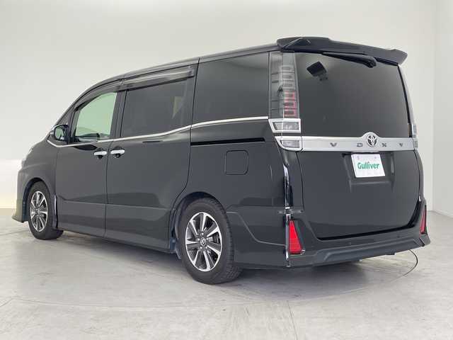 トヨタ ヴォクシー ZS 煌Ⅱ 愛知県 2019(平31)年 6.7万km ブラック SDナビ/・フルセグ/・Bluetooth/・DVD/・CD/TDRエアロ/フリップダウンモニター/ETC/バックカメラ/前後ドライブレコーダー/両側パワースライドドア/ABS/横滑り防止装置/前後コーナーセンサー/レーンキープアシスト/イモビライザー/衝突軽減ブレーキ/オートライト/オートハイビーム/LEDヘッドライト/シートカバー/純正アルミホイール