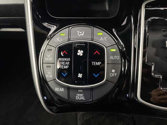 トヨタ ヴォクシー ZS 煌Ⅱ 愛知県 2019(平31)年 6.7万km ブラック SDナビ/・フルセグ/・Bluetooth/・DVD/・CD/TDRエアロ/フリップダウンモニター/ETC/バックカメラ/前後ドライブレコーダー/両側パワースライドドア/ABS/横滑り防止装置/前後コーナーセンサー/レーンキープアシスト/イモビライザー/衝突軽減ブレーキ/オートライト/オートハイビーム/LEDヘッドライト/シートカバー/純正アルミホイール