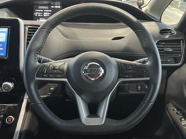 日産 セレナ ハイウェイスターVセレクションⅡ 東京都 2019(令1)年 7.1万km ブリリアントホワイトパール 社外SDナビ/・CD/DVD/フルセグTV/BT/バックモニター/両側パワースライドドア/クルーズコントロール/LEDヘッドライト/プッシュスタート/ETC/純正アルミホイール/衝突被害軽減システム/横滑り防止装置/オートライト/レーンキープアシスト/Ｗエアバッグ/保証書・取扱説明書