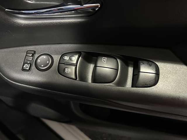 日産 セレナ ハイウェイスターVセレクションⅡ 東京都 2019(令1)年 7.1万km ブリリアントホワイトパール 社外SDナビ/・CD/DVD/フルセグTV/BT/バックモニター/両側パワースライドドア/クルーズコントロール/LEDヘッドライト/プッシュスタート/ETC/純正アルミホイール/衝突被害軽減システム/横滑り防止装置/オートライト/レーンキープアシスト/Ｗエアバッグ/保証書・取扱説明書