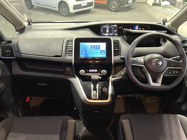 日産 セレナ ハイウェイスターVセレクションⅡ 東京都 2019(令1)年 7.1万km ブリリアントホワイトパール 社外SDナビ/・CD/DVD/フルセグTV/BT/バックモニター/両側パワースライドドア/クルーズコントロール/LEDヘッドライト/プッシュスタート/ETC/純正アルミホイール/衝突被害軽減システム/横滑り防止装置/オートライト/レーンキープアシスト/Ｗエアバッグ/保証書・取扱説明書