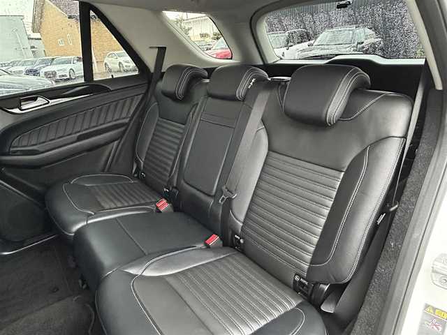 メルセデス・ベンツ ＧＬＥ３５０ｄ 4MATIC スポーツ 道東・釧路十勝 2016(平28)年 5.4万km ダイヤモンドホワイト レーダーセーフティーパッケージ/　・ディストロニックプラス/　・レーンキーピングアシスト/　・ブラインドスポットアシスト/パノラミックスライディングルーフ/黒革/シートヒーター(全席)/メモリ付きパワーシート/パワーバックドア/純正HDDナビ/TV/CD/DVD/BT/USB/360°カメラ/harman/kardon/純正ドライブレコーダー(前後)/LEDヘッドライト/オートライト/リアフォグライト/純正20インチAW/アンビエントライト/純正フロアマット/パドルシフト/ETC