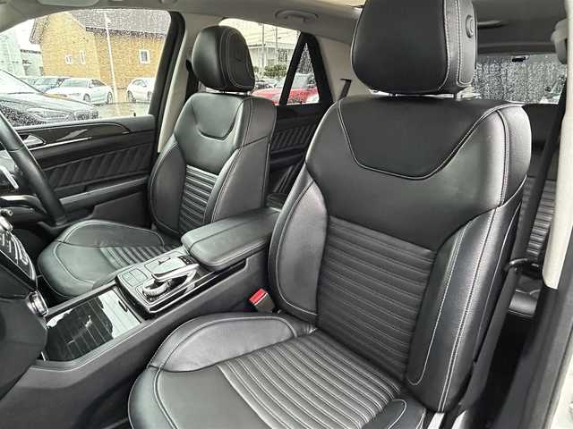 メルセデス・ベンツ ＧＬＥ３５０ｄ 4MATIC スポーツ 道東・釧路十勝 2016(平28)年 5.4万km ダイヤモンドホワイト レーダーセーフティーパッケージ/　・ディストロニックプラス/　・レーンキーピングアシスト/　・ブラインドスポットアシスト/パノラミックスライディングルーフ/黒革/シートヒーター(全席)/メモリ付きパワーシート/パワーバックドア/純正HDDナビ/TV/CD/DVD/BT/USB/360°カメラ/harman/kardon/純正ドライブレコーダー(前後)/LEDヘッドライト/オートライト/リアフォグライト/純正20インチAW/アンビエントライト/純正フロアマット/パドルシフト/ETC
