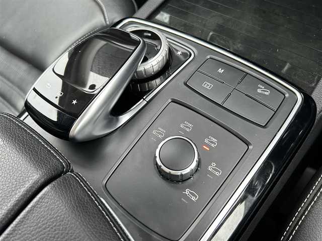 メルセデス・ベンツ ＧＬＥ３５０ｄ 4MATIC スポーツ 道東・釧路十勝 2016(平28)年 5.4万km ダイヤモンドホワイト レーダーセーフティーパッケージ/　・ディストロニックプラス/　・レーンキーピングアシスト/　・ブラインドスポットアシスト/パノラミックスライディングルーフ/黒革/シートヒーター(全席)/メモリ付きパワーシート/パワーバックドア/純正HDDナビ/TV/CD/DVD/BT/USB/360°カメラ/harman/kardon/純正ドライブレコーダー(前後)/LEDヘッドライト/オートライト/リアフォグライト/純正20インチAW/アンビエントライト/純正フロアマット/パドルシフト/ETC