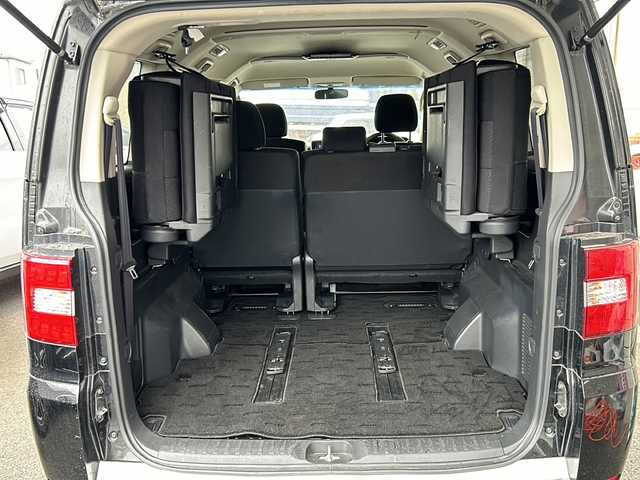 三菱 デリカＤ：５ D－Power package 神奈川県 2018(平30)年 4.9万km ダイヤモンドブラックマイカ 4WD/社外SDナビ/(AM/FMCD/DVD/SD/BT/TV/Bluetooth)/バックカメラ/社外フリップダウンモニター/ビルトインETC/前席パワーシート/クルーズコントロール/両側パワースライドドア/Kenwoodサブウーファー/パドルシフト/オートライト/HIDヘッドライト/フロントフォグランプ/純正18インチAW/純正フロアマット/スマートキー/スペアキー/純正フロアマット/保証書
