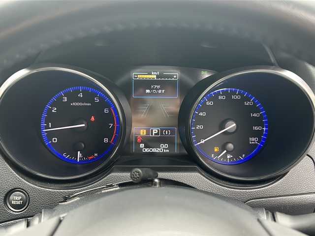 スバル アウトバック リミテッド 埼玉県 2015(平27)年 6.1万km タングステンM 登録時６０８１９ｋｍ/ワンオーナー/純正ディラーSD8インチナビ/FM/AM/BT/フルセグTV/SDミュージックサーバー/アイサイト/レーダークルーズコントロール/アイドリングストップ/レーンキープアシスト/ブラインドスポットモニター/衝突被害軽減機能/横滑り防止機能/パーキングブレーキホールド/前後ドライブレコーダー/パワーバックドア/パワーシート（D＋N）/シートヒーター（全席）/パドルシフト/プッシュスタート/スマートキー×２/LEDヘッドライト/フォグランプ/オートライト/トノカバー/ルーフレール/純正18インチアルミホイール/ウィンカーミラー/革巻きハンドル/純正フロアマット/純正ドアバイザー/ナビ取扱説明書/保証書