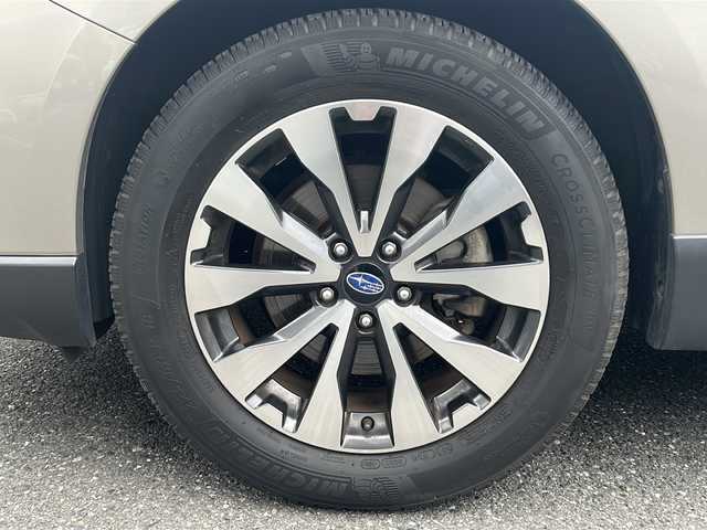 スバル アウトバック リミテッド 埼玉県 2015(平27)年 6.1万km タングステンM 登録時６０８１９ｋｍ/ワンオーナー/純正ディラーSD8インチナビ/FM/AM/BT/フルセグTV/SDミュージックサーバー/アイサイト/レーダークルーズコントロール/アイドリングストップ/レーンキープアシスト/ブラインドスポットモニター/衝突被害軽減機能/横滑り防止機能/パーキングブレーキホールド/前後ドライブレコーダー/パワーバックドア/パワーシート（D＋N）/シートヒーター（全席）/パドルシフト/プッシュスタート/スマートキー×２/LEDヘッドライト/フォグランプ/オートライト/トノカバー/ルーフレール/純正18インチアルミホイール/ウィンカーミラー/革巻きハンドル/純正フロアマット/純正ドアバイザー/ナビ取扱説明書/保証書