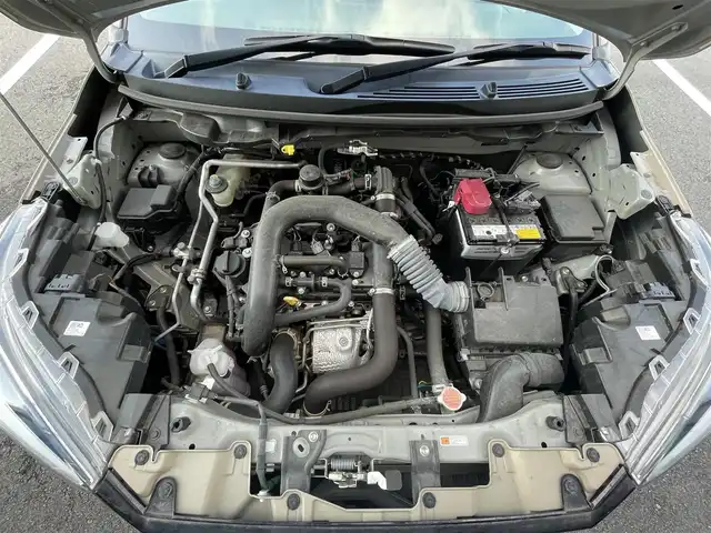 トヨタ ライズ Z 大阪府 2019(令1)年 0.4万km ナチュラルベージュマイカM スマートアシスト/・衝突警報機能/・衝突回避支援ブレーキ機能/・ブレーキ制御付き誤発進抑制機能/・車線逸脱警報機能/・車線逸脱抑制制御機能/・ふらつき警報/・路側逸脱警報/・アダプティブクルーズコントロール/・レーンキープコントロール/・オートハイビーム/・アダプティブドライビングビーム/・標識認識機能/純正9インチSDナビ/・フルセグTV/・CD/DVD/BT/・SD/FM.AM/パノラミックビューモニター/ビルトインETC/ドライブレコーダー/D/N席シートヒーター/パーキングセンサー/アイドリングストップ/革巻きステアリング/ステアリングスイッチ/スマートキー/プッシュスタート/LEDヘッドライト/F/Rフォグラング/オートライト/純正17インチAW/純正フロアマット/純正ドアバイザー/横滑り防止システム/電動格納ウィンカーミラー