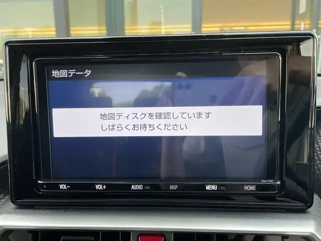 トヨタ ライズ Z 大阪府 2019(令1)年 0.4万km ナチュラルベージュマイカM スマートアシスト/・衝突警報機能/・衝突回避支援ブレーキ機能/・ブレーキ制御付き誤発進抑制機能/・車線逸脱警報機能/・車線逸脱抑制制御機能/・ふらつき警報/・路側逸脱警報/・アダプティブクルーズコントロール/・レーンキープコントロール/・オートハイビーム/・アダプティブドライビングビーム/・標識認識機能/純正9インチSDナビ/・フルセグTV/・CD/DVD/BT/・SD/FM.AM/パノラミックビューモニター/ビルトインETC/ドライブレコーダー/D/N席シートヒーター/パーキングセンサー/アイドリングストップ/革巻きステアリング/ステアリングスイッチ/スマートキー/プッシュスタート/LEDヘッドライト/F/Rフォグラング/オートライト/純正17インチAW/純正フロアマット/純正ドアバイザー/横滑り防止システム/電動格納ウィンカーミラー
