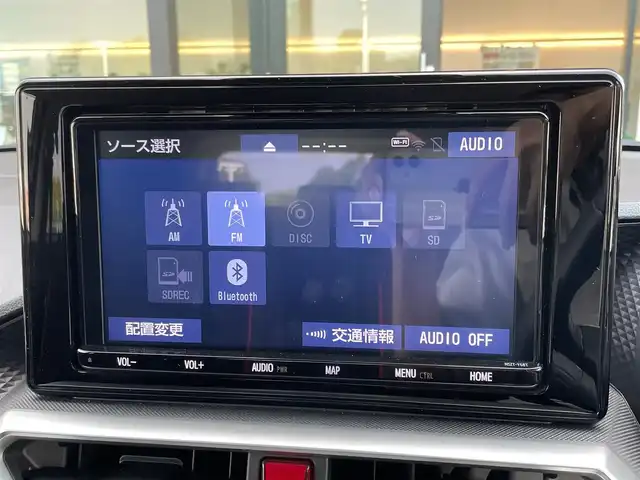 トヨタ ライズ Z 大阪府 2019(令1)年 0.4万km ナチュラルベージュマイカM スマートアシスト/・衝突警報機能/・衝突回避支援ブレーキ機能/・ブレーキ制御付き誤発進抑制機能/・車線逸脱警報機能/・車線逸脱抑制制御機能/・ふらつき警報/・路側逸脱警報/・アダプティブクルーズコントロール/・レーンキープコントロール/・オートハイビーム/・アダプティブドライビングビーム/・標識認識機能/純正9インチSDナビ/・フルセグTV/・CD/DVD/BT/・SD/FM.AM/パノラミックビューモニター/ビルトインETC/ドライブレコーダー/D/N席シートヒーター/パーキングセンサー/アイドリングストップ/革巻きステアリング/ステアリングスイッチ/スマートキー/プッシュスタート/LEDヘッドライト/F/Rフォグラング/オートライト/純正17インチAW/純正フロアマット/純正ドアバイザー/横滑り防止システム/電動格納ウィンカーミラー
