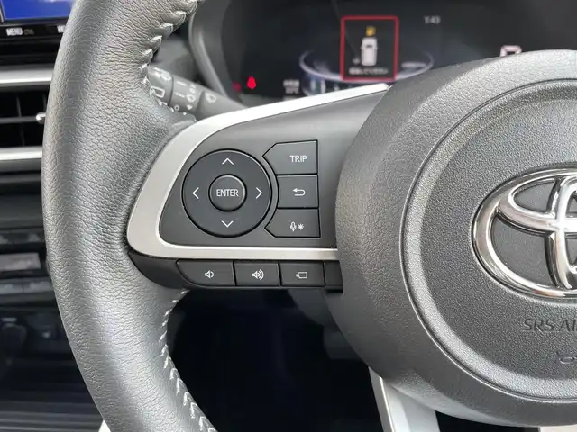トヨタ ライズ Z 大阪府 2019(令1)年 0.4万km ナチュラルベージュマイカM スマートアシスト/・衝突警報機能/・衝突回避支援ブレーキ機能/・ブレーキ制御付き誤発進抑制機能/・車線逸脱警報機能/・車線逸脱抑制制御機能/・ふらつき警報/・路側逸脱警報/・アダプティブクルーズコントロール/・レーンキープコントロール/・オートハイビーム/・アダプティブドライビングビーム/・標識認識機能/純正9インチSDナビ/・フルセグTV/・CD/DVD/BT/・SD/FM.AM/パノラミックビューモニター/ビルトインETC/ドライブレコーダー/D/N席シートヒーター/パーキングセンサー/アイドリングストップ/革巻きステアリング/ステアリングスイッチ/スマートキー/プッシュスタート/LEDヘッドライト/F/Rフォグラング/オートライト/純正17インチAW/純正フロアマット/純正ドアバイザー/横滑り防止システム/電動格納ウィンカーミラー