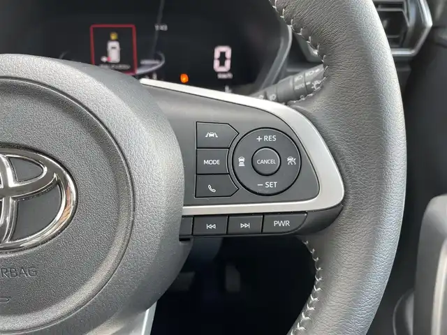 トヨタ ライズ Z 大阪府 2019(令1)年 0.4万km ナチュラルベージュマイカM スマートアシスト/・衝突警報機能/・衝突回避支援ブレーキ機能/・ブレーキ制御付き誤発進抑制機能/・車線逸脱警報機能/・車線逸脱抑制制御機能/・ふらつき警報/・路側逸脱警報/・アダプティブクルーズコントロール/・レーンキープコントロール/・オートハイビーム/・アダプティブドライビングビーム/・標識認識機能/純正9インチSDナビ/・フルセグTV/・CD/DVD/BT/・SD/FM.AM/パノラミックビューモニター/ビルトインETC/ドライブレコーダー/D/N席シートヒーター/パーキングセンサー/アイドリングストップ/革巻きステアリング/ステアリングスイッチ/スマートキー/プッシュスタート/LEDヘッドライト/F/Rフォグラング/オートライト/純正17インチAW/純正フロアマット/純正ドアバイザー/横滑り防止システム/電動格納ウィンカーミラー