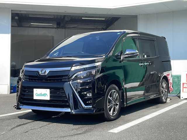 トヨタ ヴォクシー ZS 煌Ⅱ 京都府 2019(令1)年 6万km ブラック 純正１０インチナビ　Ｂｌｕｅｔｏｏｔｈオーディオ　ＤＶＤ再生　フルセグ　バックカメラ　後席フリップダウンモニター　クルーズコントロール　両側パワースライド　ＬＥＤヘッドライト　ドライブレコーダー