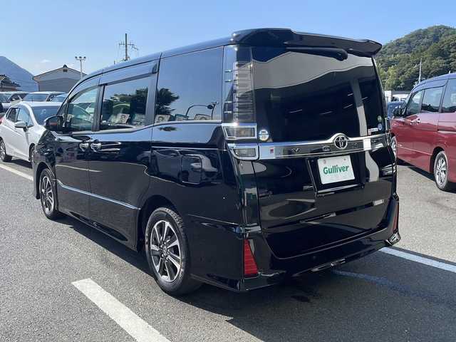 トヨタ ヴォクシー ZS 煌Ⅱ 京都府 2019(令1)年 6万km ブラック 純正１０インチナビ　Ｂｌｕｅｔｏｏｔｈオーディオ　ＤＶＤ再生　フルセグ　バックカメラ　後席フリップダウンモニター　クルーズコントロール　両側パワースライド　ＬＥＤヘッドライト　ドライブレコーダー