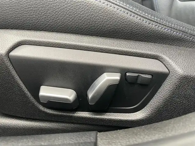 ＢＭＷ ３２０ｉ Mスポーツ エディションシャドー 静岡県 2017(平29)年 5.1万km アルピンホワイトⅢ 純正HDDナビ/衝突被害軽減ブレーキ/アクティブクルーズコントロール/レーンディパーチャーウォーニング/レーンチェンジウォーニング/バックカメラ/パークディスタンスコントロール（前後）/黒レザーシート/パワーシート/シートヒーター/コンフォートアクセス/パワーバックドア/LEDヘッドライト/ミラー一体型ETC2.0/アイドリングストップ