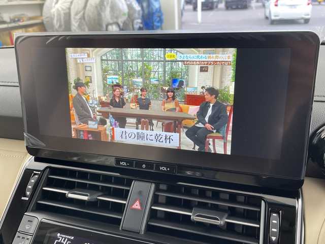 トヨタ ランドクルーザー ZX 道央・札幌 2025(令7)年 0.1千km プレシャスホワイトパール ・4WD  /2025年改良モデル/寒冷地仕様/・純正12.3インチディスプレイオーディオ /・ ナビ/DTV/HDMI/BT/・電動ムーンルーフ/・リアシートエンターテイメントシステム/・JBLサウンドシステム/・ヘッドアップディスプレイ/・モデリスタエアロ/・パノラミックビューモニター/・ベージュレザーシート/・前席2列目シートヒーター/エアシート/・前席パワーシート(D席3メモリー付)/・電動格納サードシート/・パワーバックドア/・ルーフレール/・Toyota Safety Sense/・アダプティブハイビームシステム/・オートマチックハイビーム/・プリクラッシュセーフティ/・レーントレーシングアシスト/・レーンデパーチャーアラート/・発信遅れ告知機能/ロードサインアシスト/・レーダークルーズコントロール/・ブラインドスポットモニター/・クリアランスソナー/・パーキングサポートブレーキ/・純正20インチAW/・純正LEDヘッドライト/・ターンランプ付電動格納ドアミラー/・純正フロアマット/・取扱説明書/マルチメディア取扱説明書/・新車時保証書有
