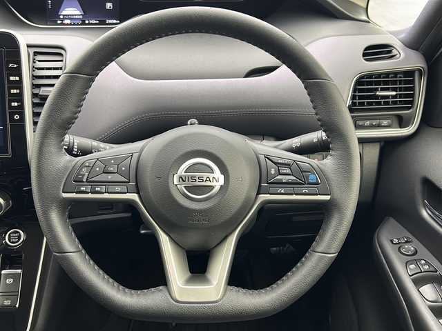 日産 セレナ ハイウェイスター V 宮城県 2022(令4)年 2.2万km ブリリアントホワイトパール 両側パワースライドドア/後席モニター/純正10型ナビ/(AM/FM/iPod/SD/TV/USB/BT/CD/DVD/Blu-ray)/全方位カメラ/ETC/前方ドライブレコーダー/プロパイロット/レーダークルーズコントロール/シートヒーター/ステアリングヒーター/プッシュスタート/スマートキー/スペアキー/オートライト/LEDヘッドライト/フォグランプ/ドアバイザー/純正16インチアルミホイール