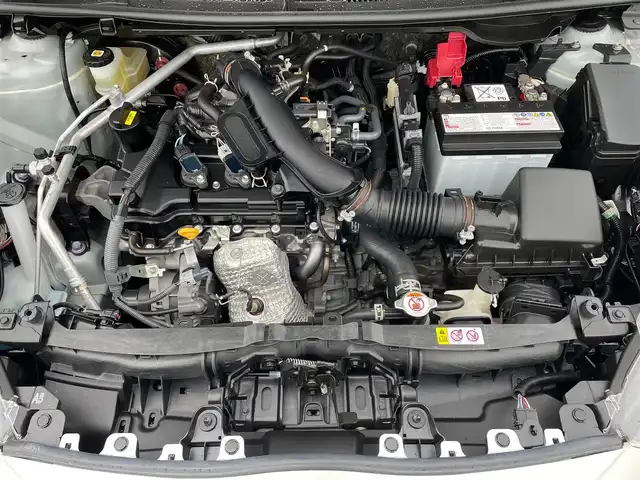 トヨタ ヤリス G 滋賀県 2021(令3)年 0.8万km ホワイトパールクリスタルシャイン 純正ディスプレイナビ/(AM/FM/BT/USB)/パノラマモニター/コーナーセンサー/レーントレーシングアシスト/オートマチックハイビーム/オートライト/TZ前後ドライブレコーダー(TZ-D205W)/ステアリングスイッチ/横滑り防止装置/プッシュスタート/純正フロアマット/電格ウインカーミラー/スマートキー/スペアキー