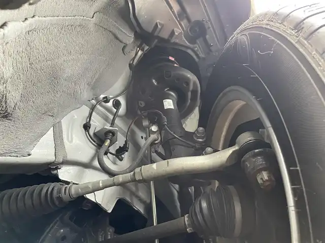 トヨタ ヤリス G 滋賀県 2021(令3)年 0.8万km ホワイトパールクリスタルシャイン 純正ディスプレイナビ/(AM/FM/BT/USB)/パノラマモニター/コーナーセンサー/レーントレーシングアシスト/オートマチックハイビーム/オートライト/TZ前後ドライブレコーダー(TZ-D205W)/ステアリングスイッチ/横滑り防止装置/プッシュスタート/純正フロアマット/電格ウインカーミラー/スマートキー/スペアキー