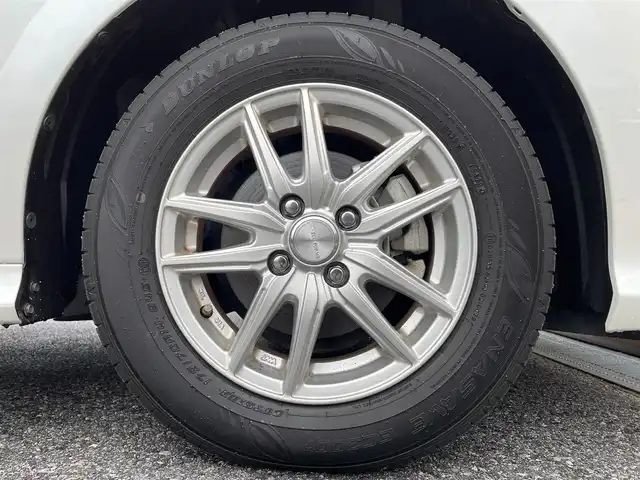 トヨタ ヤリス G 滋賀県 2021(令3)年 0.8万km ホワイトパールクリスタルシャイン 純正ディスプレイナビ/(AM/FM/BT/USB)/パノラマモニター/コーナーセンサー/レーントレーシングアシスト/オートマチックハイビーム/オートライト/TZ前後ドライブレコーダー(TZ-D205W)/ステアリングスイッチ/横滑り防止装置/プッシュスタート/純正フロアマット/電格ウインカーミラー/スマートキー/スペアキー