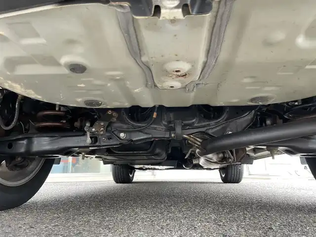 トヨタ ハリアー プレミアム 新潟県 2019(令1)年 8.6万km ホワイトパールクリスタルシャイン ワンオーナー/メモリナビ/ドライブレコーダー/ワンセグテレビ/バックカメラ/アイドリングストップ/ウィンカーミラー/クルーズコントロール/プッシュスタート/純正フロアマット/ブレーキホールド/電動パーキングブレーキ/Bluetooth/ハンズフリー/電動リアゲート/カードキー1個/スペアキー1個